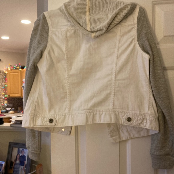 BNWT WHITE DENIM HOODED JACKET SIZE MEDIUM - Picture 4 of 4